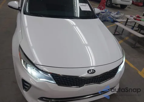 2016 Kia Optima Sx Turbo z USA, uszkodzony, nr VIN 5XXGW4L25GG018617